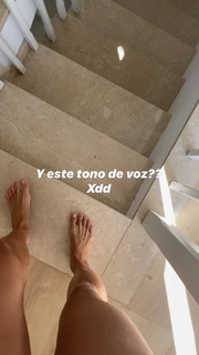 Paula Gonu feet photo 17