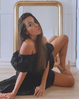 Paula Gonu feet photo 15
