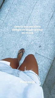 Paula Gonu feet photo 8