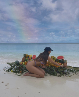 Paula Gonu feet photo 4