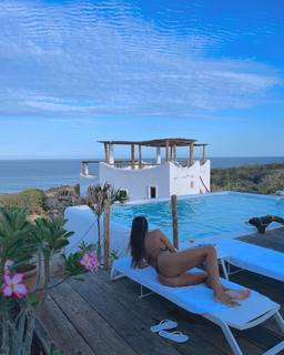 Paula Gonu feet photo 10