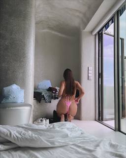 Paula Gonu feet photo 18