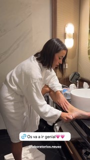 Paula Gonu feet photo 17