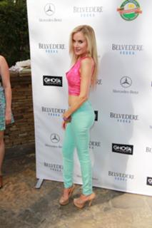 Paula LaBaredas feet photo 20
