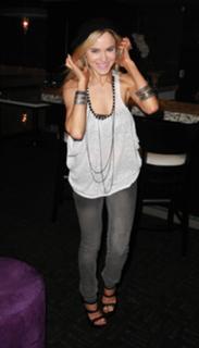 Paula LaBaredas feet photo 1