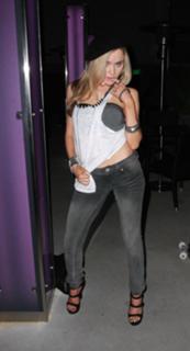 Paula LaBaredas feet photo 11