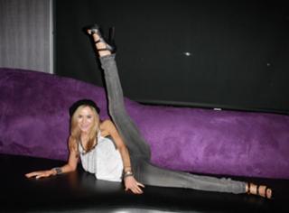 Paula LaBaredas feet photo 7