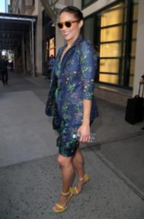 Paula Patton feet photo thumbnail