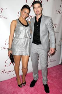 Paula Patton feet photo thumbnail