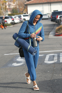 Paula Patton feet photo thumbnail