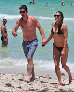Paula Patton feet photo thumbnail
