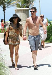 Paula Patton feet photo thumbnail