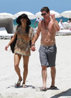 Paula Patton feet photo thumbnail