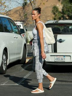 Paula Patton feet photo thumbnail