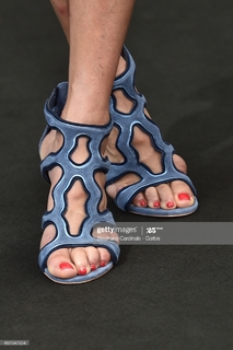 Paula Patton feet photo thumbnail
