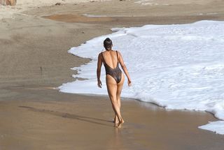 Paula Patton feet photo thumbnail