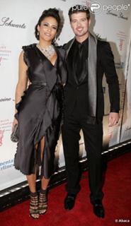 Paula Patton feet photo thumbnail