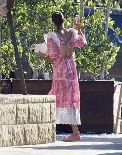 Paula Patton feet photo thumbnail