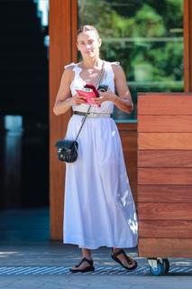 Paula Patton feet photo thumbnail