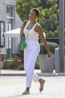 Paula Patton feet photo thumbnail