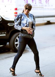 Paula Patton feet photo thumbnail