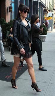 Paula Patton feet photo thumbnail