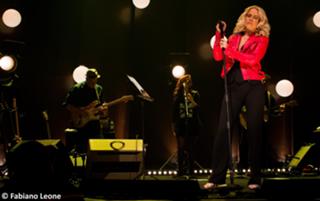 Paula Toller feet photo 3