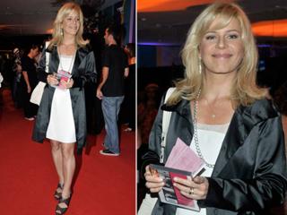 Paula Toller feet photo 11