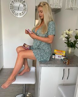 Paula Tumala feet photo 3