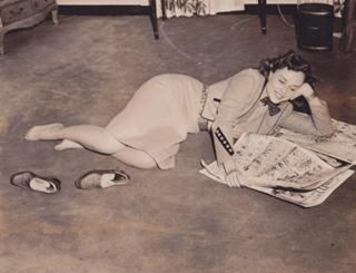 Paulette Goddard feet photo 7