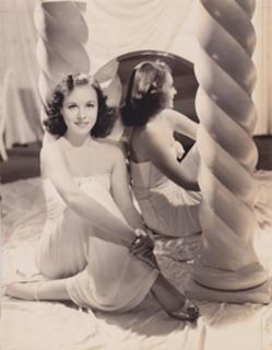 Paulette Goddard feet photo 5