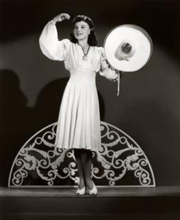 Paulette Goddard feet photo 13