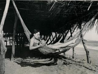 Paulette Goddard feet photo 11