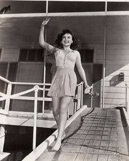 Paulette Goddard feet photo 6