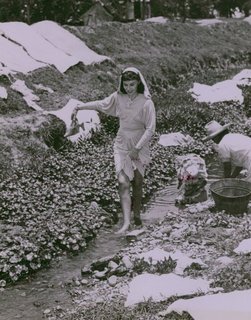 Paulette Goddard feet photo 9