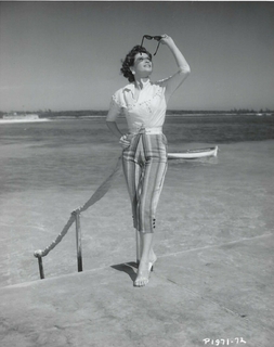 Paulette Goddard feet photo 1