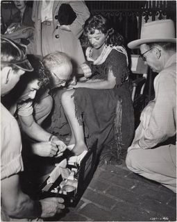 Paulette Goddard feet photo 4