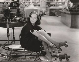Paulette Goddard feet photo 3