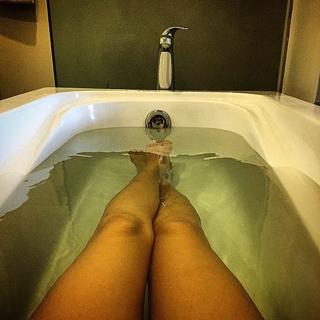 Paulina Gaitan feet photo thumbnail