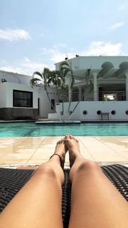 Paulina Gaitan feet photo thumbnail