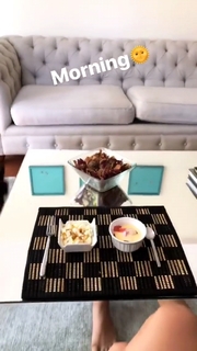 Paulina Gaitan feet photo thumbnail