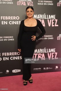 Paulina Gaitan feet photo thumbnail