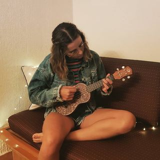 Paulina Goto feet photo thumbnail