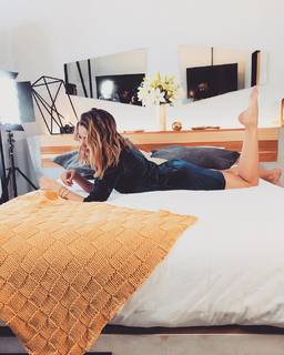 Paulina Goto feet photo thumbnail