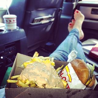 Paulina Gretzky feet photo thumbnail