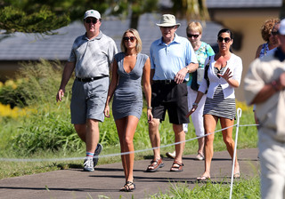 Paulina Gretzky feet photo thumbnail