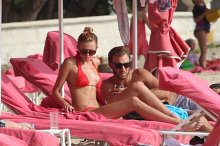 Paulina Gretzky feet photo thumbnail