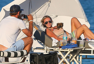 Paulina Gretzky feet photo thumbnail