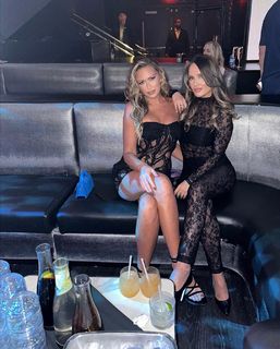 Paulina Gretzky feet photo thumbnail