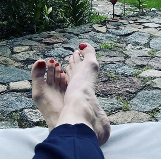 Paulina Holtz feet photo 12